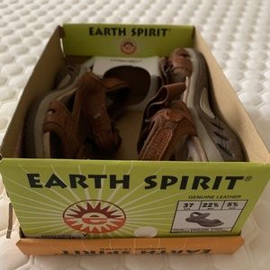 Earth Spirit Leather strapped sandal